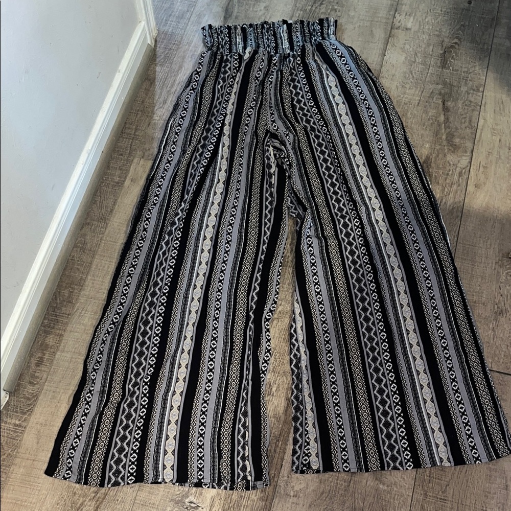 LA MIEL Black and Cream Patterned Pants